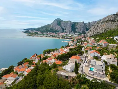 Markierte Position der Villa Una im Ort Borak, in der Stadt Omiš.