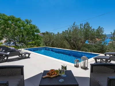 Villa Verde mit 4 Schlafzimmern mit eigenem Bad, privatem Pool, 200 m vom Sandstrand entfernt