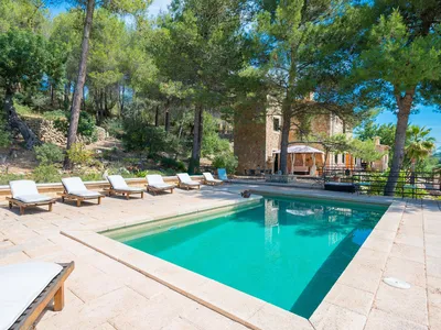 PoolOfHouse
