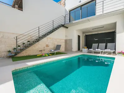 PoolOfHouse