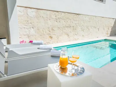 PoolOfHouse