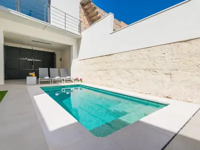 PoolOfHouse