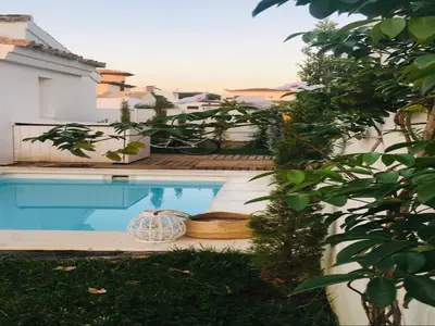 PoolOfHouse