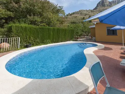 PoolOfHouse