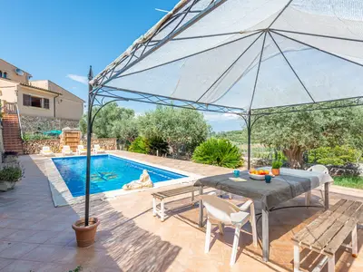 PoolOfHouse