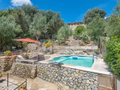 PoolOfHouse