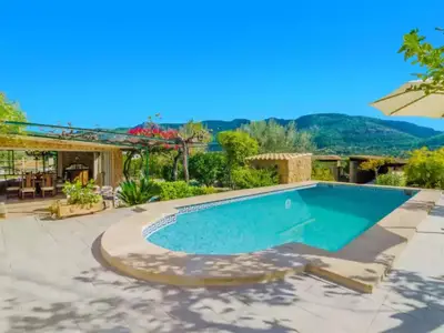 PoolOfHouse