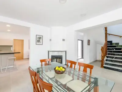 DiningRoom
