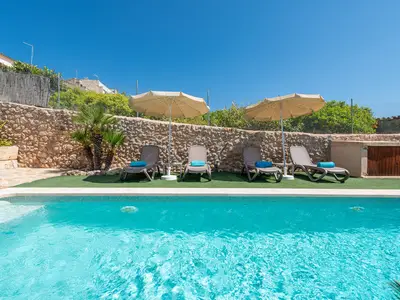 PoolOfHouse