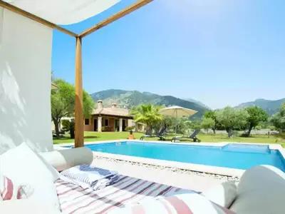 PoolOfHouse