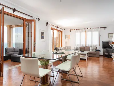 DiningRoom