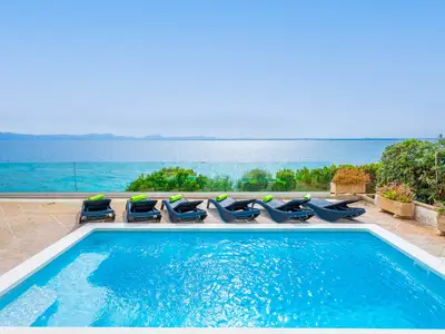 PoolOfHouse