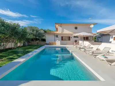 PoolOfHouse