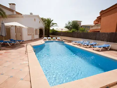 PoolOfHouse