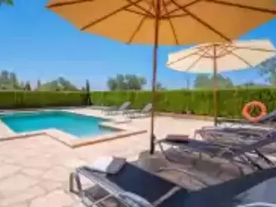 PoolOfHouse