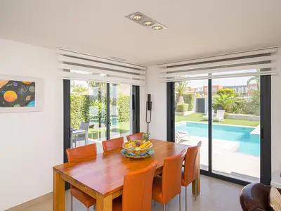 DiningRoom