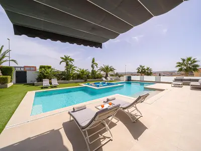 PoolOfHouse