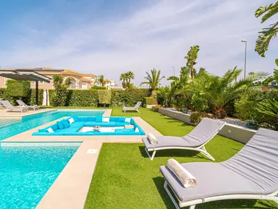 PoolOfHouse