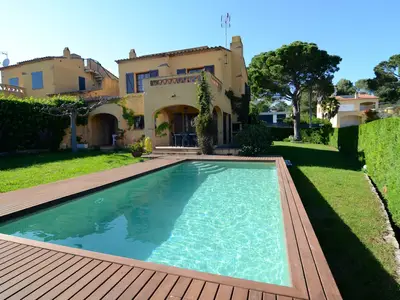 PoolOfHouse