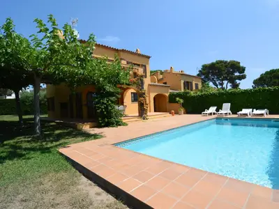 PoolOfHouse