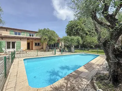 PoolOfHouse