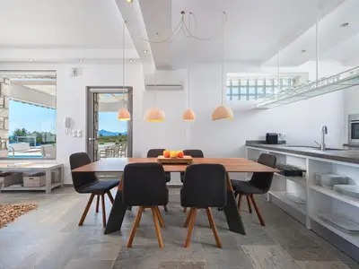 DiningRoom
