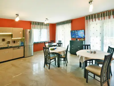 DiningRoom