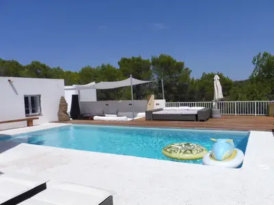 PoolOfHouse
