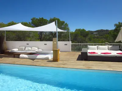 PoolOfHouse