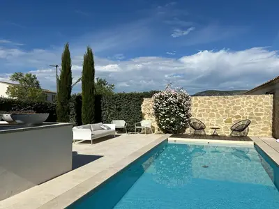 PoolOfHouse