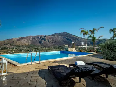 PoolOfHouse