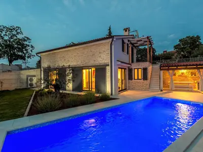 Villa für 7 Personen (110 m²) in Bašići 2/10