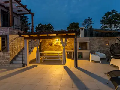 Villa für 7 Personen (110 m²) in Bašići 8/10