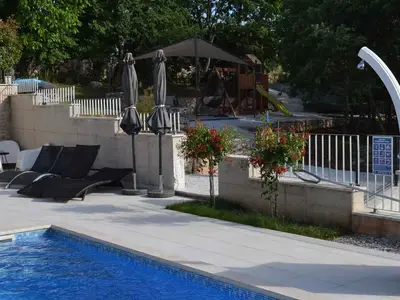 Villa für 7 Personen (110 m²) in Bašići 10/10