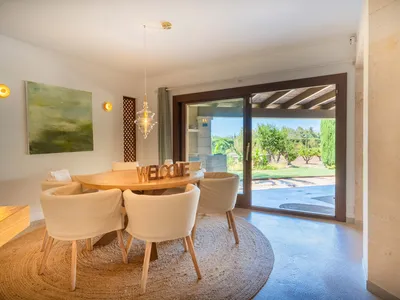 DiningRoom