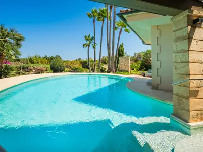 PoolOfHouse