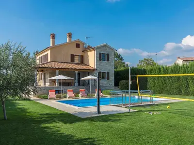 Villa für 9 Personen (230 m²) in Ladići 3/10