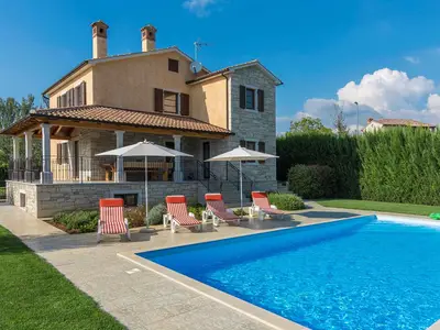 Villa für 9 Personen (230 m²) in Ladići 4/10