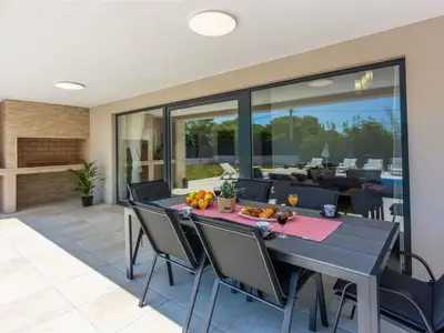 DiningRoom