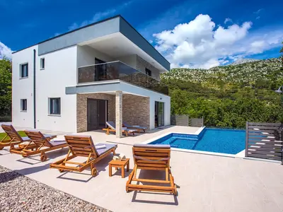 Villa Zora - komfortabler beheizter 30m2 Pool