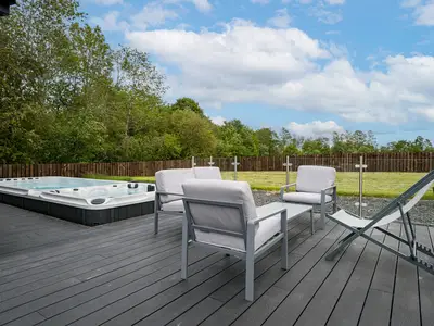 PoolOfHouse