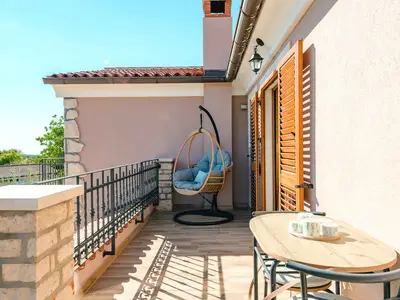 Villa für 8 Personen (260 m²) in Radetići 2/10