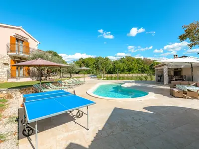 Villa für 8 Personen (260 m²) in Radetići 7/10