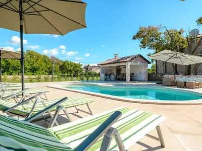 Villa für 8 Personen (260 m²) in Radetići 9/10