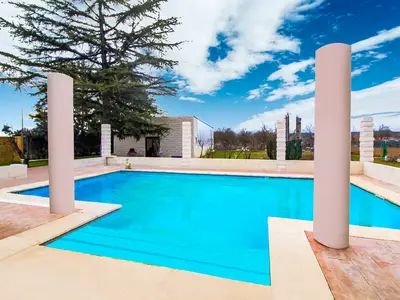 PoolOfHouse