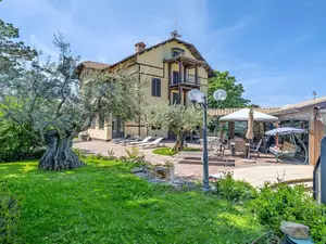 Villa für 13 Personen (660 m²) in Tolentino