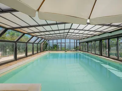 PoolOfHouse