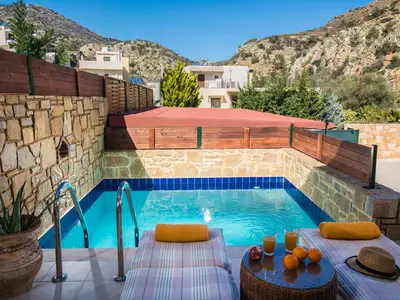 PoolOfHouse