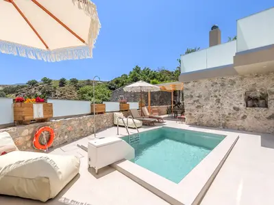 PoolOfHouse