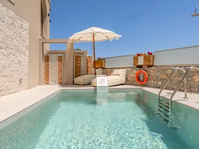 PoolOfHouse